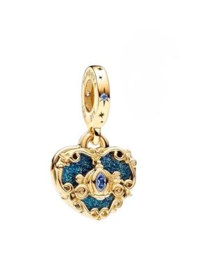 New Disney Cinderella Carriage and Heart Charm